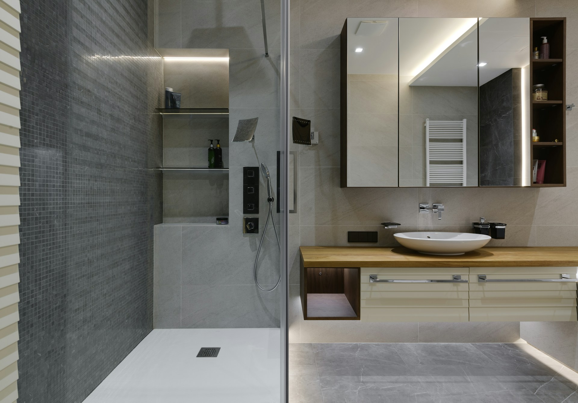 Choose Best Bathroom Glass | Mansfield Glass & Windows